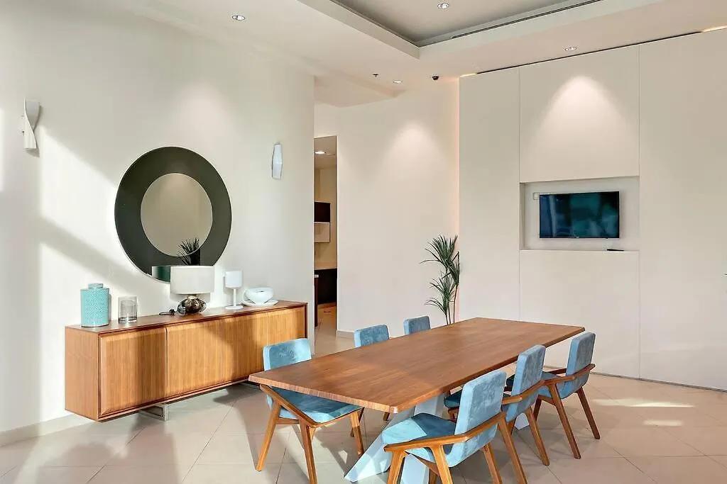 First Class 1Br Dubai Skyline & Sea View Apartment